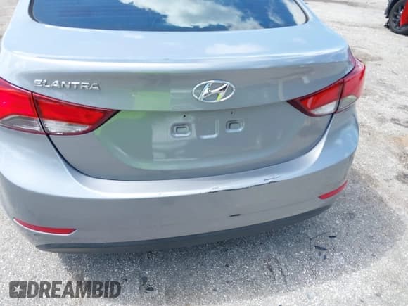 ✅ 2016 Hyundai Elantra SE • VIN: 5NPDH4AE8GH774845 • Lot: 42849543. Listed on IAAI with 122,622 mi. Free auction sales archive from the USA and detailed vehicle history report at DreamBid. Image 12.