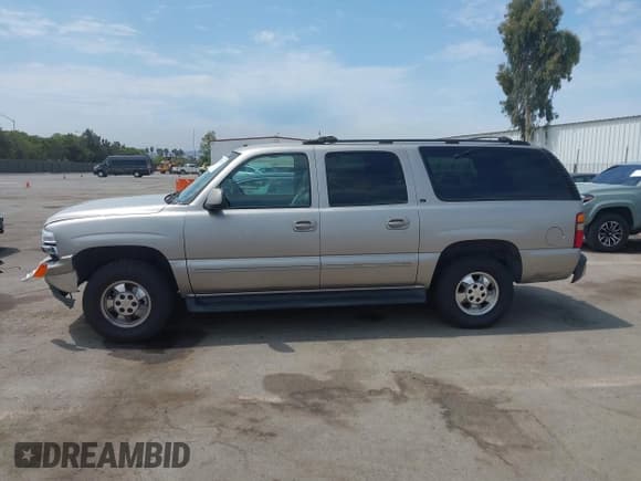 ✅ 2001 Chevrolet Suburban LS • VIN: 3GNEC16T81G166386 • Лот: 42768973. Опубликован ранее на IAAI с пробегом 174 296 миль. Бесплатный доступ к архиву аукционных продаж из США и подробный отчёт об истории автомобиля на DreamBid. Изображение 14.