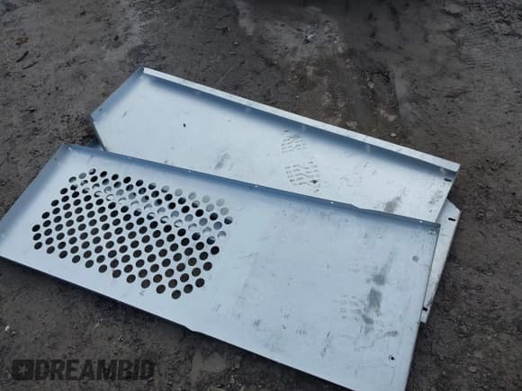 ✅ 2016 Ford Transit Cargo • VIN: 1FTYR1ZM4GKB20953 • Lot: 43766268. Wystawiony na IAAI z przebiegiem 151 953 mil. Bezpłatny archiwum sprzedaży aukcyjnych z USA i szczegółowy raport historii pojazdu na DreamBid. Zdjęcie 12.