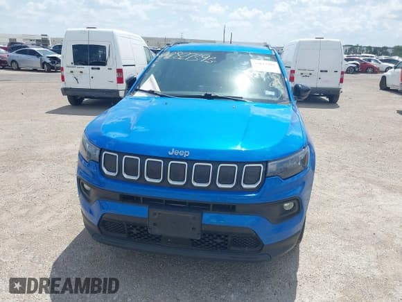 ✅ 2022 Jeep Compass Latitude • VIN: 3C4NJCBB0NT137193 • Lot: 42827393. Listed on IAAI with 25,952 mi. Free auction sales archive from the USA and detailed vehicle history report at DreamBid. Image 6.