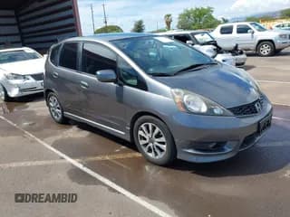 ✅ 2013 Honda Fit Sport • VIN: JHMGE8H56DC060852 • Лот: 43373220. Опубликован ранее на IAAI с пробегом 130 501 миль. Бесплатный доступ к архиву аукционных продаж из США и подробный отчёт об истории автомобиля на DreamBid. Изображение 1.