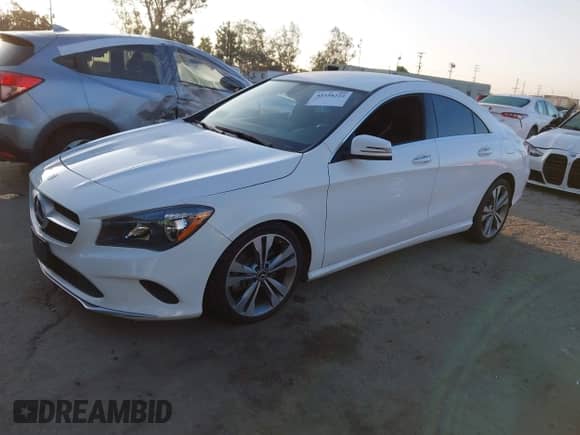 2019 Mercedes-Benz CLA 250 с VIN WDDSJ4EB0KN776745, выставлен на аукционе IAAI как лот 43358222 с пробегом 49 974 миль миль и . История ставок и продаж доступна на DreamBid. Изображение 17.