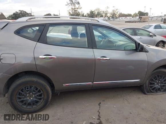 ✅ 2015 Nissan Rogue S • VIN: JN8AS5MTXFW660847 • Lot: 43666896. Listed on IAAI with 141,330 mi. Free auction sales archive from the USA and detailed vehicle history report at DreamBid. Image 12.