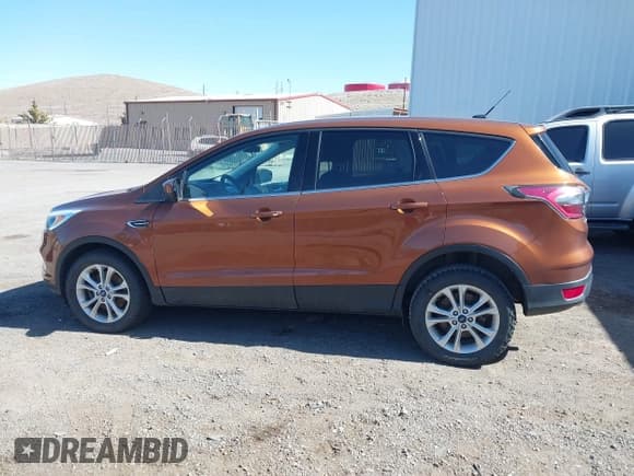 ✅ 2017 Ford Escape SE • VIN: 1FMCU9GD2HUA51174 • Lot: 41733323. Wystawiony na IAAI z przebiegiem 79 278 mil. Bezpłatny archiwum sprzedaży aukcyjnych z USA i szczegółowy raport historii pojazdu na DreamBid. Zdjęcie 15.