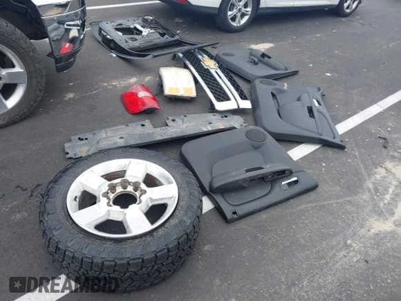 ✅ 2011 Chevrolet Silverado 2500HD LTZ • VIN: 1GC1KYC88BF151862 • Lot: 42994282. Listed on IAAI with 175,265 mi. Free auction sales archive from the USA and detailed vehicle history report at DreamBid. Image 12.