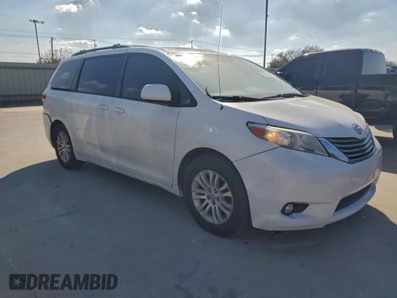 ✅ 2011 Toyota Sienna XLE • VIN: 5TDYK3DC4BS109404 • Lot: 92931805. Listed on Copart with 188,294 mi. Free auction sales archive from the USA and detailed vehicle history report at DreamBid. Image 4.