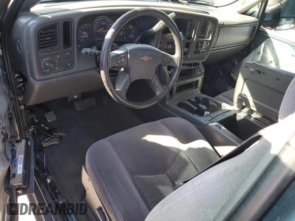 ✅ 2006 Chevrolet Silverado 2500HD LT1 • VIN: 1GCHC23D16F194368 • Лот: 48379025. Опубликован ранее на Copart с пробегом 135 673 миль. Бесплатный доступ к архиву аукционных продаж из США и подробный отчёт об истории автомобиля на DreamBid. Изображение 8.