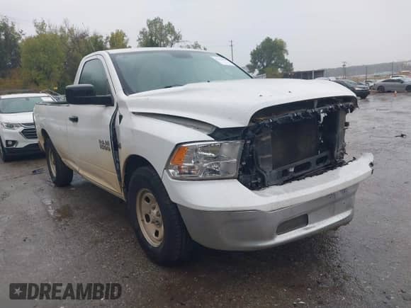 2016 Ram 1500 Tradesman z VIN 3C6JR6DT8GG257406, wystawiony jako IAAI lot #43430639 z przebiegiem 88 663 mil mil oraz . Historia ofert i sprzedaży dostępna na DreamBid. Obrazek 1.