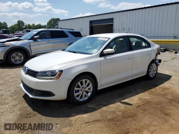 ✅ 2011 Volkswagen Jetta SE • VIN: 3VWDX7AJ9BM388128 • Lot: 67241315. Listed on Copart with 132,977 mi. Free auction sales archive from the USA and detailed vehicle history report at DreamBid. Image 1.