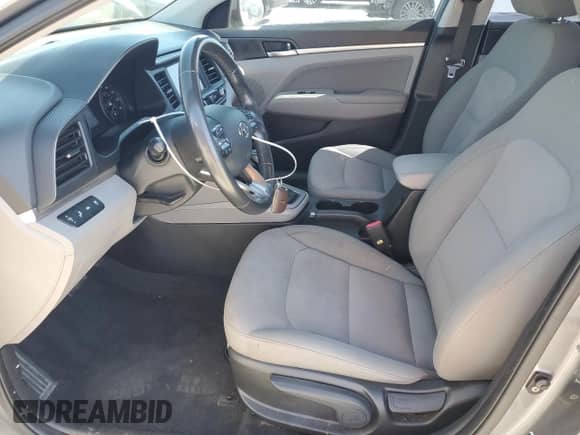 2019 Hyundai Elantra Value Edition с VIN KMHD84LF2KU812876, выставлен на аукционе Copart как лот 87289645 с пробегом 74 349 миль миль и Списание • Salvage title. История ставок и продаж доступна на DreamBid. Изображение 7.