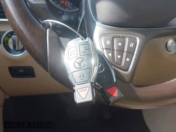 ✅ 2016 Mercedes-Benz GLE 350 • VIN: 4JGDA5JB9GA763209 • Лот: 42605541. Опубликован ранее на IAAI с пробегом 75 461 миль. Бесплатный доступ к архиву аукционных продаж из США и подробный отчёт об истории автомобиля на DreamBid. Изображение 11.