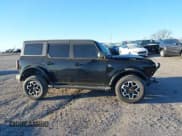 ✅ 2022 Ford Bronco • VIN: 1FMDE5BH0NLB07571 • Lot: 41299606. Wystawiony na IAAI z przebiegiem 28 298 mil. Bezpłatny archiwum sprzedaży aukcyjnych z USA i szczegółowy raport historii pojazdu na DreamBid. Zdjęcie 13.