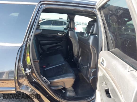 ✅ 2015 Jeep Grand Cherokee Laredo • VIN: 1C4RJEAG5FC125709 • Lot: 42608489. Listed on IAAI with 73,161 mi. Free auction sales archive from the USA and detailed vehicle history report at DreamBid. Image 8.