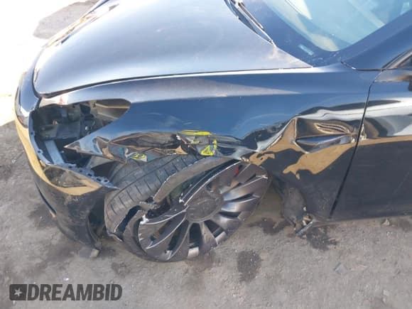 ✅ 2021 Tesla Model 3 Performance • VIN: 5YJ3E1EC6MF999321 • Lot: 41417451. Wystawiony na IAAI z przebiegiem 20 562 mil. Bezpłatny archiwum sprzedaży aukcyjnych z USA i szczegółowy raport historii pojazdu na DreamBid. Zdjęcie 6.