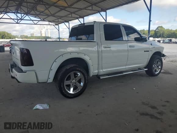 ✅ 2010 Dodge 1500 Sport • VIN: 1D7RB1CT1AS130944 • Лот: 65475285. Размещён на Copart с пробегом 227 219 миль миль. Получите бесплатный доступ к архиву аукционных продаж из США и посмотрите подробный отчёт об истории автомобиля на DreamBid. Изображение 3.