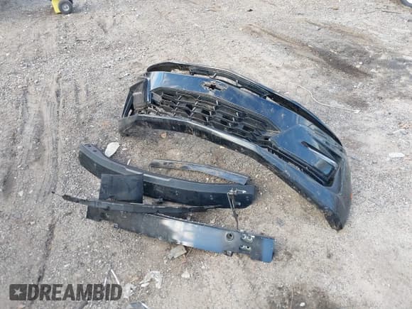 ✅ 2019 Chevrolet Camaro 1SS • VIN: 1G1FE1R70K0119793 • Lot: 40948144. Wystawiony na IAAI z przebiegiem 109 201 mil. Bezpłatny archiwum sprzedaży aukcyjnych z USA i szczegółowy raport historii pojazdu na DreamBid. Zdjęcie 12.