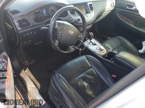 ✅ 2011 Hyundai Genesis • VIN: KMHGC4DE0BU115255 • Лот: 84972065. Опубликован ранее на Copart с пробегом 240 038 миль. Бесплатный доступ к архиву аукционных продаж из США и подробный отчёт об истории автомобиля на DreamBid. Изображение 8.