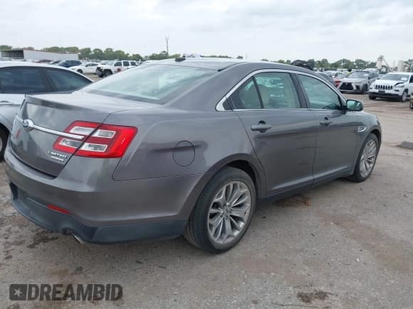 ✅ 2013 Ford Taurus Limited • VIN: 1FAHP2F87DG218477 • Lot: 43507643. Listed on IAAI with 232,927 mi. Free auction sales archive from the USA and detailed vehicle history report at DreamBid. Image 4.