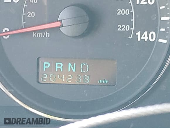 ✅ 2006 Jeep Commander Limited • VIN: 1J8HG58N86C141698 • Lot: 43474401. Wystawiony na IAAI z przebiegiem 204 238 mil. Bezpłatny archiwum sprzedaży aukcyjnych z USA i szczegółowy raport historii pojazdu na DreamBid. Zdjęcie 15.