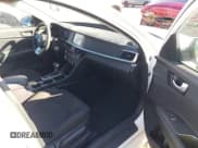 ✅ 2019 Kia Optima S • VIN: 5XXGT4L33KG275219 • Lot: 43594823. Wystawiony na IAAI z przebiegiem 98 311 mil. Bezpłatny archiwum sprzedaży aukcyjnych z USA i szczegółowy raport historii pojazdu na DreamBid. Zdjęcie 5.