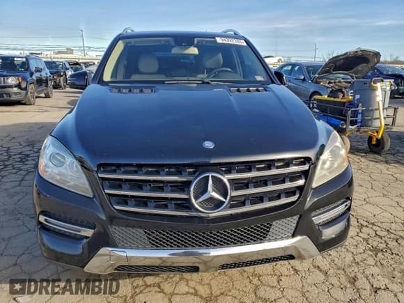 ✅ 2014 Mercedes-Benz M 350 • VIN: 4JGDA2EBXEA364749 • Lot: 94392385. Wystawiony na Copart z przebiegiem 173 209 mil. Bezpłatny archiwum sprzedaży aukcyjnych z USA i szczegółowy raport historii pojazdu na DreamBid. Zdjęcie 5.