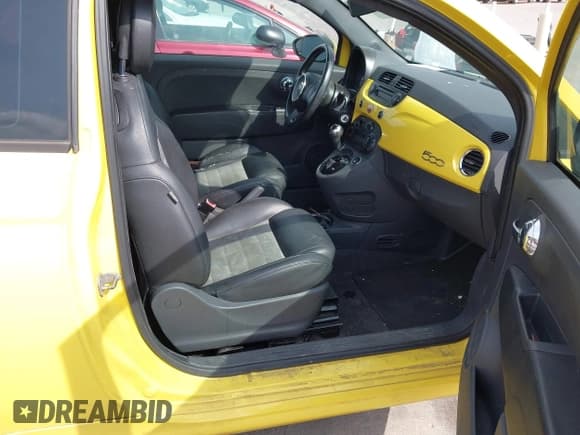 ✅ 2012 FIAT 500 Sport • VIN: 3C3CFFBR3CT109896 • Lot: 43531463. Wystawiony na IAAI z przebiegiem 133 522 mil. Bezpłatny archiwum sprzedaży aukcyjnych z USA i szczegółowy raport historii pojazdu na DreamBid. Zdjęcie 5.