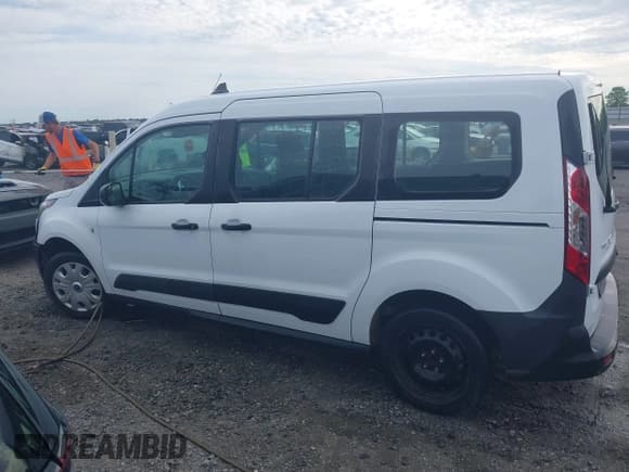 ✅ 2019 Ford Transit Connect XL • VIN: NM0GS9E20K1407608 • Lot: 42177594. Wystawiony na IAAI z przebiegiem 55 951 mil. Bezpłatny archiwum sprzedaży aukcyjnych z USA i szczegółowy raport historii pojazdu na DreamBid. Zdjęcie 15.