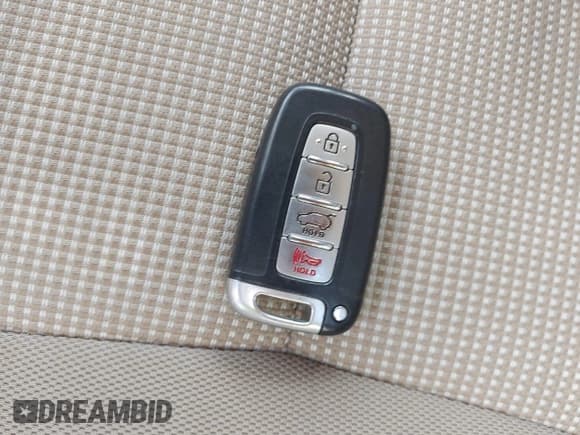 ✅ 2013 Hyundai Elantra • VIN: KMHD35LE4DU080409 • Lot: 43561044. Listed on IAAI with 39,142 mi. Free auction sales archive from the USA and detailed vehicle history report at DreamBid. Image 11.