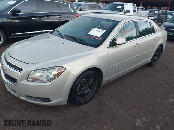 ✅ 2010 Chevrolet Malibu 1LT • VIN: 1G1ZC5E09AF131200 • Лот: 43591843. Опубликован ранее на IAAI с пробегом 225 263 миль. Бесплатный доступ к архиву аукционных продаж из США и подробный отчёт об истории автомобиля на DreamBid. Изображение 2.