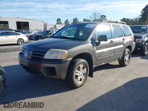 ✅ 2005 Mitsubishi Endeavor LS • VIN: 4A4MM21SX5E071033 • Lot: 43884359. Listed on IAAI with 300,180 mi. Free auction sales archive from the USA and detailed vehicle history report at DreamBid. Image 2.