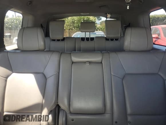 ✅ 2014 Honda Pilot EX-L • VIN: 5FNYF3H51EB015246 • Lot: 70303625. Listed on Copart with 97,123 mi. Free auction sales archive from the USA and detailed vehicle history report at DreamBid. Image 10.