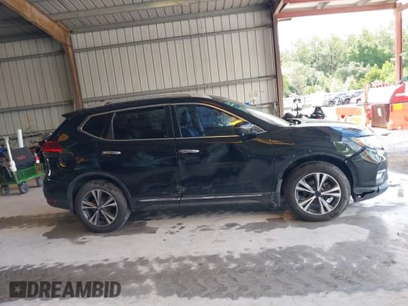 ✅ 2017 Nissan Rogue SL • VIN: JN8AT2MT6HW130793 • Lot: 42710886. Listed on IAAI with 121,159 mi. Free auction sales archive from the USA and detailed vehicle history report at DreamBid. Image 14.