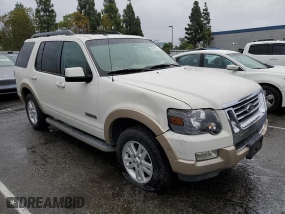 ✅ 2008 Ford Explorer Eddie Bauer • VIN: 1FMEU74EX8UA87110 • Lot: 82419505. Wystawiony na Copart z przebiegiem 137 015 mil. Bezpłatny archiwum sprzedaży aukcyjnych z USA i szczegółowy raport historii pojazdu na DreamBid. Zdjęcie 4.