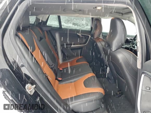 ✅ 2018 Volvo V60 • VIN: YV440MWK6J2057047 • Lot: 93893305. Listed on Copart with 204,842 mi. Free auction sales archive from the USA and detailed vehicle history report at DreamBid. Image 11.