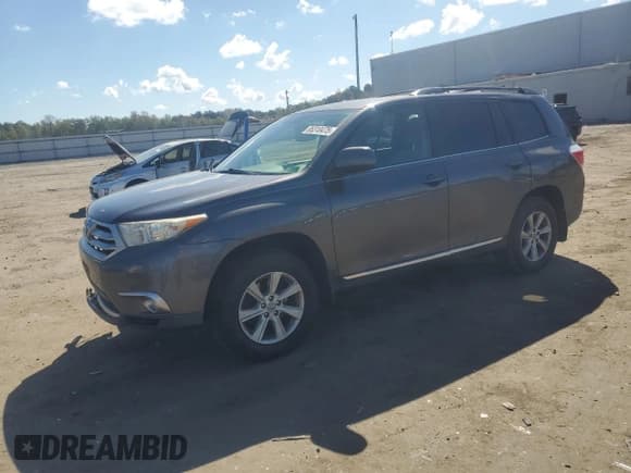 ✅ 2011 Toyota Highlander • VIN: 5TDBK3EH6BS076454 • Lot: 85310475. Wystawiony na Copart z przebiegiem 214 365 mil. Bezpłatny archiwum sprzedaży aukcyjnych z USA i szczegółowy raport historii pojazdu na DreamBid. Zdjęcie 1.