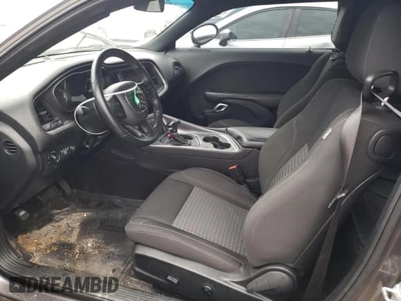 ✅ 2018 Dodge Challenger SXT Plus • VIN: 2C3CDZAG1JH339143 • Lot: 38650733. Wystawiony na Copart z przebiegiem 26 772 mil. Bezpłatny archiwum sprzedaży aukcyjnych z USA i szczegółowy raport historii pojazdu na DreamBid. Zdjęcie 7.