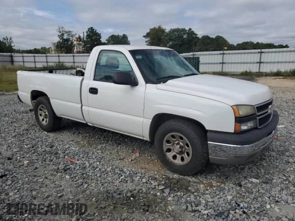 ✅ 2006 Chevrolet Silverado 1500 Work Truck • VIN: 3GCEC14X86G192993 • Lot: 70599224. Wystawiony na Copart z przebiegiem 207 515 mil mil. Skorzystaj z bezpłatnego archiwum sprzedaży aukcyjnych z USA i zobacz szczegółowy raport historii pojazdu na DreamBid. Zdjęcie 4.