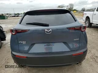 ✅ 2024 Mazda CX-30 S Preferred • VIN: 3MVDMBCM2RM622656 • Lot: 68623014. Wystawiony na Copart z przebiegiem Nie podano. Bezpłatny archiwum sprzedaży aukcyjnych z USA i szczegółowy raport historii pojazdu na DreamBid. Zdjęcie 6.