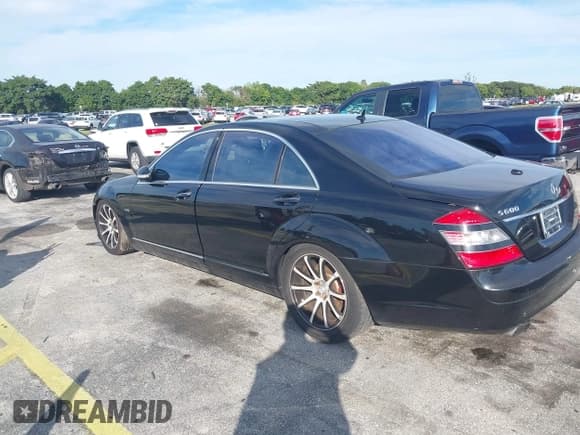 ✅ 2007 Mercedes-Benz S 600 • VIN: WDDNG76X27A060628 • Lot: 43915753. Listed on IAAI with 169,115 mi. Free auction sales archive from the USA and detailed vehicle history report at DreamBid. Image 3.