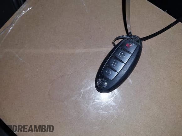 ✅ 2020 Nissan Pathfinder SV • VIN: 5N1DR2BM0LC581808 • Lot: 43333044. Wystawiony na IAAI z przebiegiem 138 687 mil. Bezpłatny archiwum sprzedaży aukcyjnych z USA i szczegółowy raport historii pojazdu na DreamBid. Zdjęcie 11.