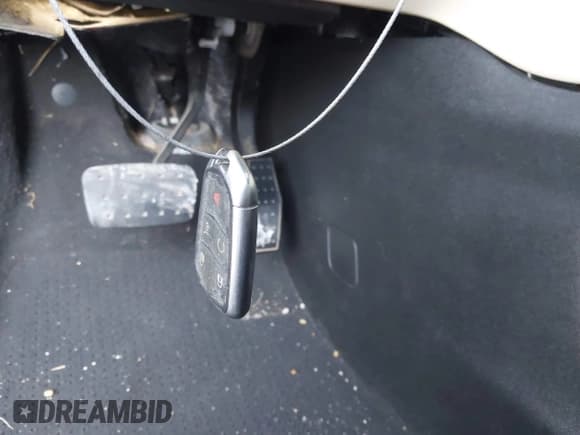 ✅ 2017 Cadillac XT5 Premium Luxury FWD • VIN: 1GYKNCRS4HZ109613 • Lot: 43300863. Listed on IAAI with 132,222 mi. Free auction sales archive from the USA and detailed vehicle history report at DreamBid. Image 11.