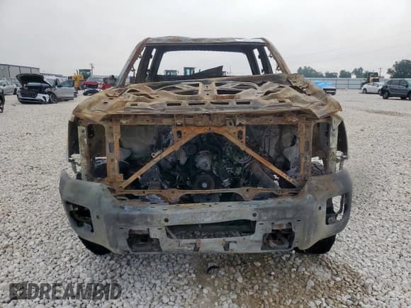 ✅ 2016 GMC Sierra 2500HD Denali • VIN: 1GT12UE83GF181364 • Lot: 70404285. Listed on Copart with Not provided. Free auction sales archive from the USA and detailed vehicle history report at DreamBid. Image 5.