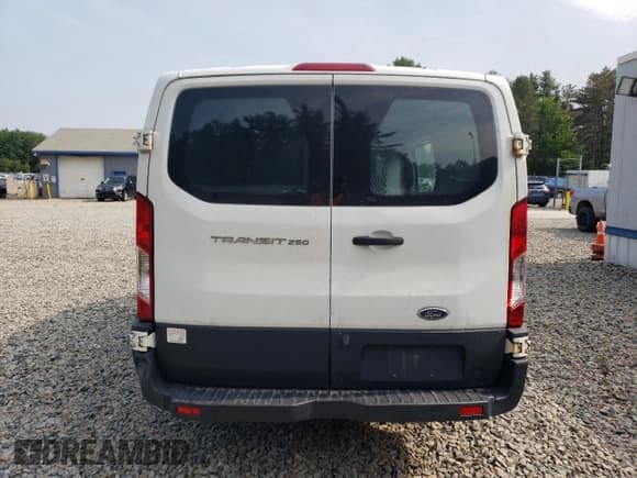 ✅ 2017 Ford Transit • VIN: 1FTYR1YM2HKB27046 • Лот: 67540855. Опубликован ранее на Copart с пробегом 266 045 миль. Бесплатный доступ к архиву аукционных продаж из США и подробный отчёт об истории автомобиля на DreamBid. Изображение 6.