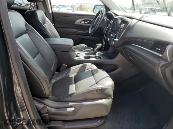 ✅ 2021 Chevrolet Traverse LT • VIN: 1GNEVHKW9MJ238475 • Lot: 68877655. Wystawiony na Copart z przebiegiem 22 420 mil. Bezpłatny archiwum sprzedaży aukcyjnych z USA i szczegółowy raport historii pojazdu na DreamBid. Zdjęcie 5.
