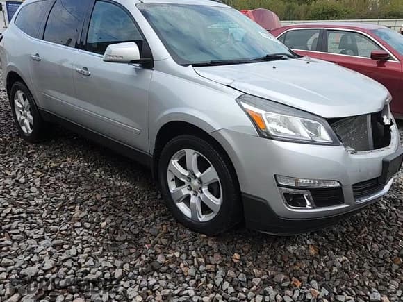 ✅ 2017 Chevrolet Traverse LT • VIN: 1GNKRGKDXHJ151643 • Lot: 86637565. Wystawiony na Copart z przebiegiem 76 202 mil. Bezpłatny archiwum sprzedaży aukcyjnych z USA i szczegółowy raport historii pojazdu na DreamBid. Zdjęcie 15.