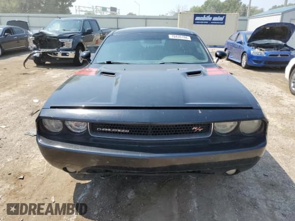 ✅ 2013 Dodge Challenger R/T Plus • VIN: 2C3CDYBT3DH646842 • Lot: 70435194. Wystawiony na Copart z przebiegiem 167 085 mil. Bezpłatny archiwum sprzedaży aukcyjnych z USA i szczegółowy raport historii pojazdu na DreamBid. Zdjęcie 5.