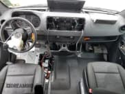 ✅ 2021 Mercedes-Benz Sprinter Cargo • VIN: W1Y70BGY4MT063964 • Lot: 46376145. Wystawiony na Copart z przebiegiem Nie podano. Bezpłatny archiwum sprzedaży aukcyjnych z USA i szczegółowy raport historii pojazdu na DreamBid. Zdjęcie 8.