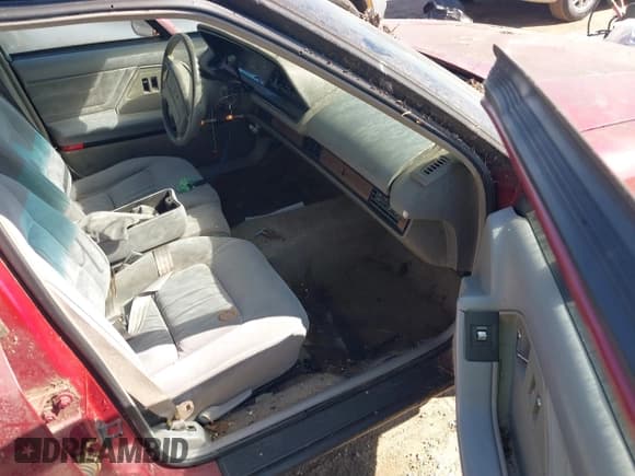 ✅ 1993 Oldsmobile 88 • VIN: 1G3HY53L7PH324217 • Lot: 41569329. Listed on IAAI with 195,116 mi. Free auction sales archive from the USA and detailed vehicle history report at DreamBid. Image 5.