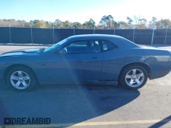 ✅ 2009 Dodge Challenger SE • VIN: 2B3LJ44V39H621072 • Lot: 41030512. Wystawiony na IAAI z przebiegiem 118 417 mil. Bezpłatny archiwum sprzedaży aukcyjnych z USA i szczegółowy raport historii pojazdu na DreamBid. Zdjęcie 14.