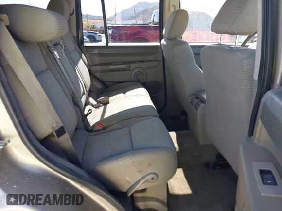 ✅ 2006 Jeep Commander • VIN: 1J8HG48N26C104740 • Лот: 42813918. Опубликован ранее на IAAI с пробегом 182 464 миль. Бесплатный доступ к архиву аукционных продаж из США и подробный отчёт об истории автомобиля на DreamBid. Изображение 8.